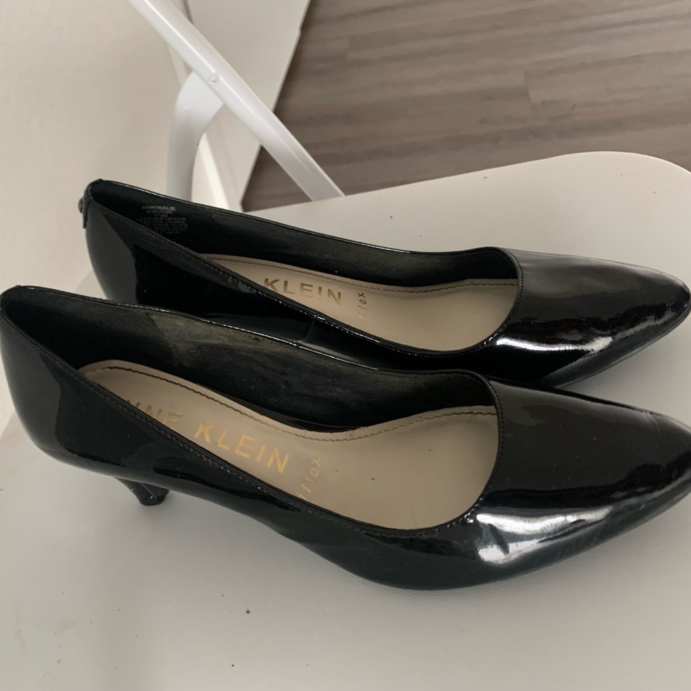 Heels - Picture 2 of 3